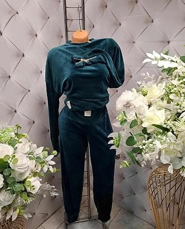 Women's Sweatsuits: NOVOO plisani kompleti .2700,oo vel S/M i L/XL at lalafo.rs — 6 Women's Sweatsuits: NOVOO plisani kompleti .2700,oo vel S/M i L/XL — 6