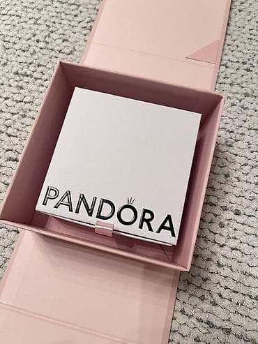 Pandora ogrlica sa priveškom – tamnoplavi ovalni kamen - Brend at lalafo.rs — 4 Pandora ogrlica sa priveškom – tamnoplavi ovalni kamen - Brend — 4