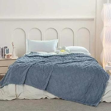 Prekrivač za krevet u roze boji sa teksturiranim dezenom listova na lalafo.rs — 7 Prekrivač za krevet u roze boji sa teksturiranim dezenom listova — 7