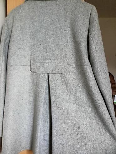 Zenski sivi kaput. Veličina 40. Materijal - poliester. Urađeno at lalafo.rs — 4 Zenski sivi kaput. Veličina 40. Materijal - poliester. Urađeno — 4