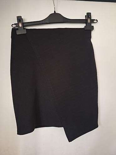 Bershka crna mini suknja, od rebrastog materijala, xs velicina na lalafo.rs — 1 Bershka crna mini suknja, od rebrastog materijala, xs velicina — 1