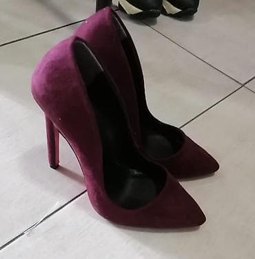 Elegantne ženske salonke u bordo boji, izrađene od mekog materijala na lalafo.rs — 3 Elegantne ženske salonke u bordo boji, izrađene od mekog materijala — 3