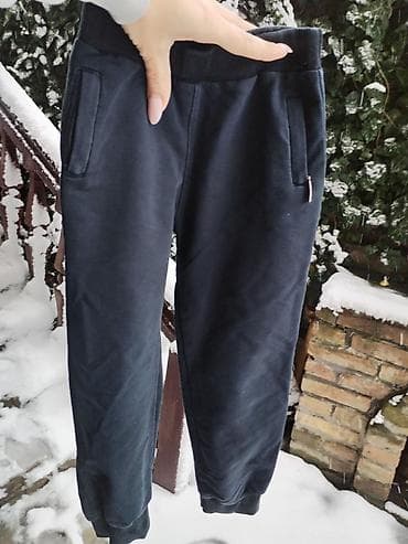 Donji deo trenerke za decake vel 4,super ocuvan na lalafo.rs Donji deo trenerke za decake vel 4,super ocuvan