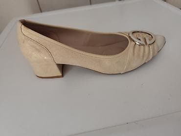 Labrador cipele,kao nove br 39 bež boje. cena 3000din na lalafo.rs — 1 Labrador cipele,kao nove br 39 bež boje. cena 3000din — 1