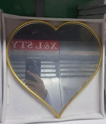 Ukrasno ogledalo u obliku srca – 25x25 cm Dodajte romantiku i na lalafo.rs — 2 Ukrasno ogledalo u obliku srca – 25x25 cm Dodajte romantiku i — 2