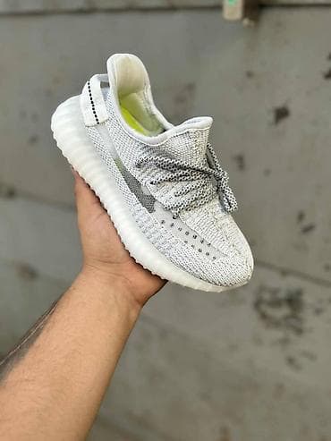 Sneakers: Adidas Yeezy dečije patike
Novo
Brojevi 31 do 36
fb Moje Krpice 1 at lalafo.rs — 3 Sneakers: Adidas Yeezy dečije patike
Novo
Brojevi 31 do 36
fb Moje Krpice 1 — 3