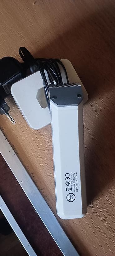 Beauty & Care: Bežični trimer/mašinica za šišanje Gemei - Kompaktan, lagan model za at lalafo.rs — 2 Beauty & Care: Bežični trimer/mašinica za šišanje Gemei - Kompaktan, lagan model za — 2