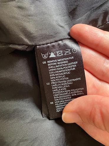 H&M rokerica 8-9 godina Skroz ocuvana, kao nova. Jedini trag na lalafo.rs — 3 H&M rokerica 8-9 godina Skroz ocuvana, kao nova. Jedini trag — 3