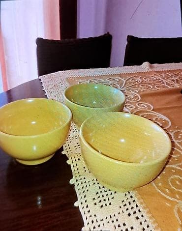 Tri keramičke činije. Žute. Visina 9 cm, prečnik 14 cm at lalafo.rs Tri keramičke činije. Žute. Visina 9 cm, prečnik 14 cm