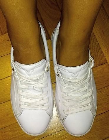 Diesel kožne patike 37 kao nove Prelepe i nestavrno udobne bele at lalafo.rs — 4 Diesel kožne patike 37 kao nove Prelepe i nestavrno udobne bele — 4