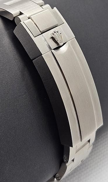 Rolex Submariner Date - Model: Submariner Date - Kućište i narukvica na lalafo.rs — 2 Rolex Submariner Date - Model: Submariner Date - Kućište i narukvica — 2