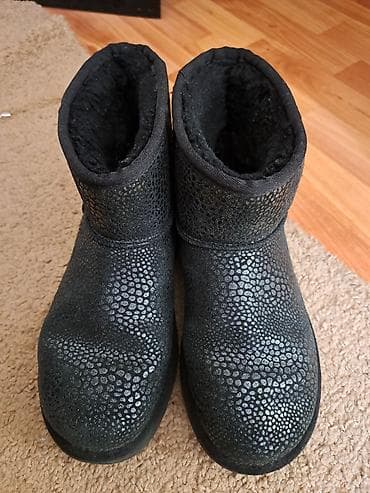 Ugg obuća 38, bоја - Crna na lalafo.rs — 9 Ugg obuća 38, bоја - Crna — 9