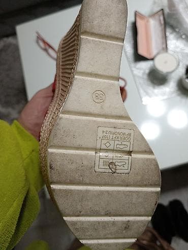 Ženske sandale – 2 para 1) Crvene sandale na punu petu (espadrile) - na lalafo.rs — 1 Ženske sandale – 2 para 1) Crvene sandale na punu petu (espadrile) - — 1