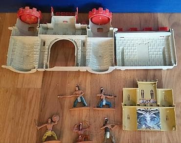 Figurice za decu: Zamak sa ekipom za igru. gusar, indijanac. zamak i indijanci. gusari na lalafo.rs — 4 Figurice za decu: Zamak sa ekipom za igru. gusar, indijanac. zamak i indijanci. gusari — 4