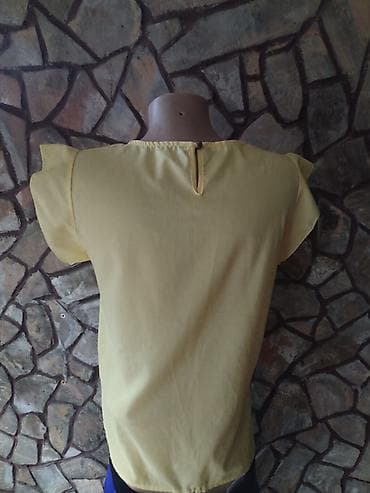 Zuta kosulja vel M
Super ocuvana na lalafo.rs — 3 Zuta kosulja vel M
Super ocuvana — 3