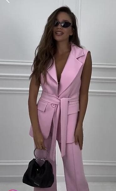 Ženski komplet – bezrukavni sako i pantalone u puder roze boji. - at lalafo.rs — 2 Ženski komplet – bezrukavni sako i pantalone u puder roze boji. - — 2