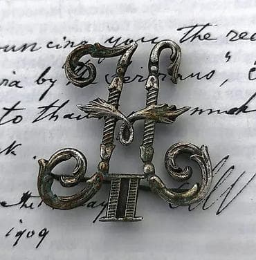 Monogram za epoletu Nikolaj II Romanov ANTIKVITET. Kraj 19. ili na lalafo.rs — 1 Monogram za epoletu Nikolaj II Romanov ANTIKVITET. Kraj 19. ili — 1