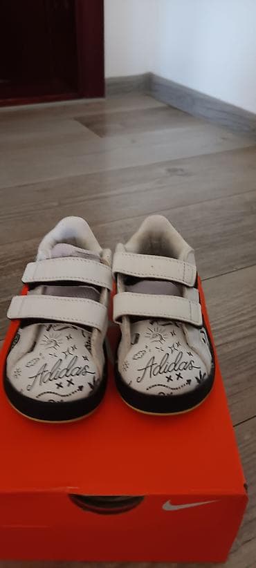 Adidas patike za dečake,broj 22 na lalafo.rs Adidas patike za dečake,broj 22