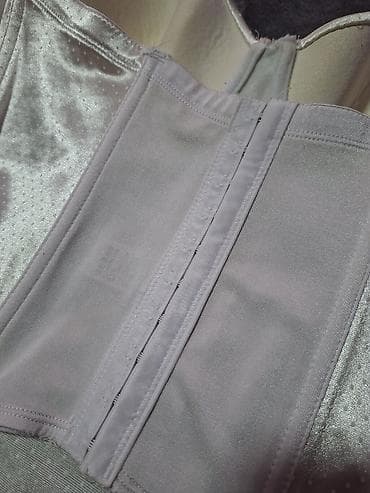 Saten bustier/korzet u svetloj boji sa nežnim tufnama i diskretnim na lalafo.rs — 4 Saten bustier/korzet u svetloj boji sa nežnim tufnama i diskretnim — 4