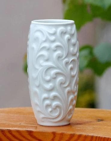 Unikatna vintage vaza - Bavaria Wunsiedel, porcelan, 16 cm. Redak na lalafo.rs Unikatna vintage vaza - Bavaria Wunsiedel, porcelan, 16 cm. Redak