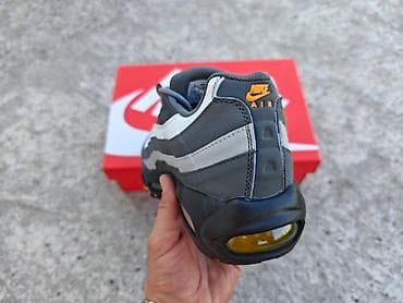 Nike Air Max 95 patike – sivi/bele nijanse sa narandžastim detaljima na lalafo.rs — 4 Nike Air Max 95 patike – sivi/bele nijanse sa narandžastim detaljima — 4