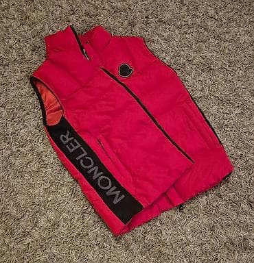 MONCLER crveni prsluk
Velicina S
Cena: 50e na lalafo.rs — 4 MONCLER crveni prsluk
Velicina S
Cena: 50e — 4