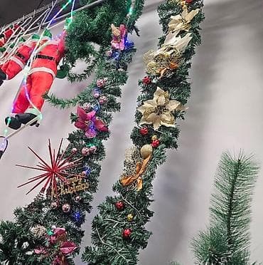 Girlande svetlece
270cm na lalafo.rs — 2 Girlande svetlece
270cm — 2