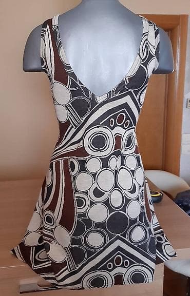 Haljina bez rukava, V-izrez napred i na leđima. A-kroj sa blago na lalafo.rs — 2 Haljina bez rukava, V-izrez napred i na leđima. A-kroj sa blago — 2