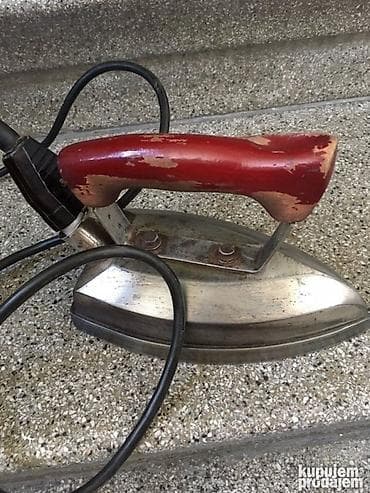 Irons: Starinska pegla, prva pegla na struju, potpuno ispravna, sa kablom i at lalafo.rs — 4 Irons: Starinska pegla, prva pegla na struju, potpuno ispravna, sa kablom i — 4
