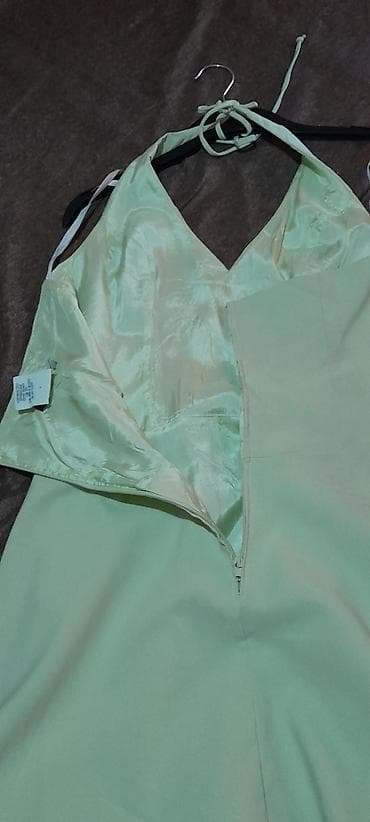 dve suknje po: Haljina u nežno mentol zelenoj boji, idealna za svečane prilike. - na lalafo.rs — 10 dve suknje po: Haljina u nežno mentol zelenoj boji, idealna za svečane prilike. - — 10