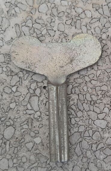 Antique devices: Stari ključ za navijanje satova- igračaka Iz 80-tih godina. Sluze at lalafo.rs — 4 Antique devices: Stari ključ za navijanje satova- igračaka Iz 80-tih godina. Sluze — 4