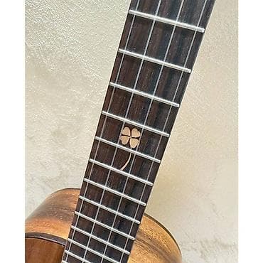 Na prodaju ukulele sa srećnom detelinom! Veličina: 26 inča Prednja at lalafo.rs — 9 Na prodaju ukulele sa srećnom detelinom! Veličina: 26 inča Prednja — 9