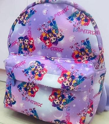 Dečiji ranac Huntrix – ljubičasti - Dizajn: šareni print sa likovima na lalafo.rs Dečiji ranac Huntrix – ljubičasti - Dizajn: šareni print sa likovima