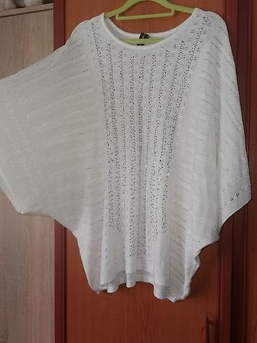 Tanji džemper, prelep sa cirkonima Nošen nekoliko puta Dole je malo na lalafo.rs — 3 Tanji džemper, prelep sa cirkonima Nošen nekoliko puta Dole je malo — 3