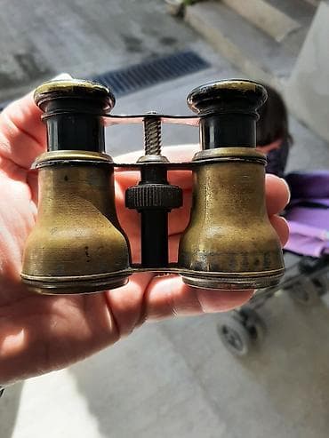 Stari dvogled mesingani ispravan sociva mu ocuvana lepo se vidi,stanje na lalafo.rs Stari dvogled mesingani ispravan sociva mu ocuvana lepo se vidi,stanje