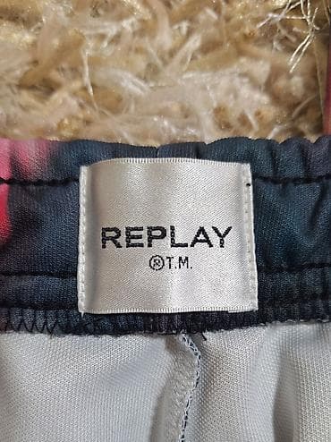 Original REPLAY ženska trenerka sa cvetnim printom. - Model na lalafo.rs — 8 Original REPLAY ženska trenerka sa cvetnim printom. - Model — 8