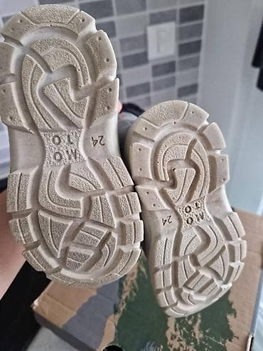 Cizme. Ciciban decije cizme br.24
Nosene kratko. Kao nove na lalafo.rs — 4 Cizme. Ciciban decije cizme br.24
Nosene kratko. Kao nove — 4