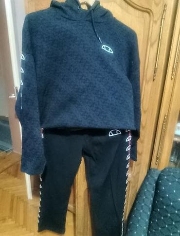 Ellesse komplet trenerke – duks sa kapuljačom + donji deo - Brend na lalafo.rs — 3 Ellesse komplet trenerke – duks sa kapuljačom + donji deo - Brend — 3