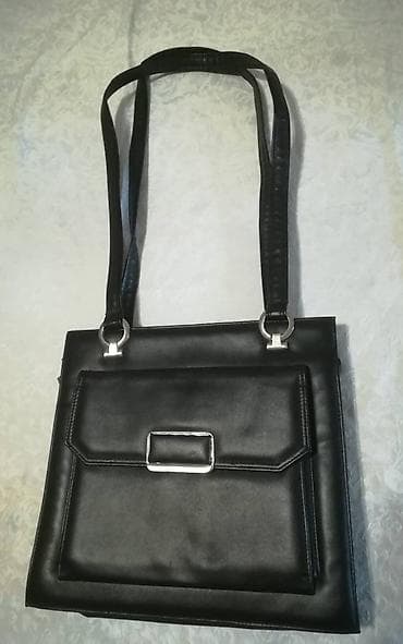 Crna torba nova, nekorišćena, dimenzije 31x28 cm. Unutra ima jednu na lalafo.rs Crna torba nova, nekorišćena, dimenzije 31x28 cm. Unutra ima jednu