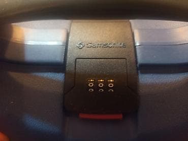 pantalone butiku ali: Izuzetno kvalitetan "SAMSONITE" neseser sa dosta pregrada. Spoljašnost na lalafo.rs — 3 pantalone butiku ali: Izuzetno kvalitetan "SAMSONITE" neseser sa dosta pregrada. Spoljašnost — 3