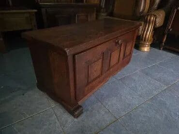 Stilske komode: Skrinja u odlicnom stanju. Duzina 105 cm. Visina 50cm Dubina 45 cm na lalafo.rs — 8 Stilske komode: Skrinja u odlicnom stanju. Duzina 105 cm. Visina 50cm Dubina 45 cm — 8