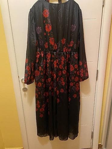 Dugačka maxi haljina sa romantičnim cvetnim printom na crnoj podlozi na lalafo.rs — 3 Dugačka maxi haljina sa romantičnim cvetnim printom na crnoj podlozi — 3