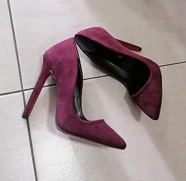 Elegantne ženske salonke u bordo boji, izrađene od mekog materijala na lalafo.rs — 4 Elegantne ženske salonke u bordo boji, izrađene od mekog materijala — 4