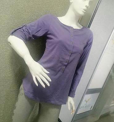 Prelepa majica Vel M L Rukavi mogu da se podignu Novo Uvoz Italija na lalafo.rs — 1 Prelepa majica Vel M L Rukavi mogu da se podignu Novo Uvoz Italija — 1