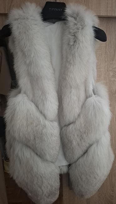 Krzneni prsluk, pravo krzno lisice, bela sa primesama sive, nov na lalafo.rs Krzneni prsluk, pravo krzno lisice, bela sa primesama sive, nov