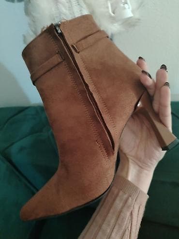 Ženske kratke čizme na štiklu – braon - Materijal: mekana na lalafo.rs — 2 Ženske kratke čizme na štiklu – braon - Materijal: mekana — 2