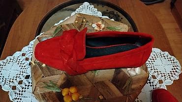 Ženske mokasine u jarko crvenoj boji - Model: mokasine/loafer - na lalafo.rs — 1 Ženske mokasine u jarko crvenoj boji - Model: mokasine/loafer - — 1