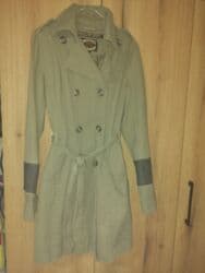 Mantil s m l. Nov Siv. Prelep model na lalafo.rs Mantil s m l. Nov Siv. Prelep model