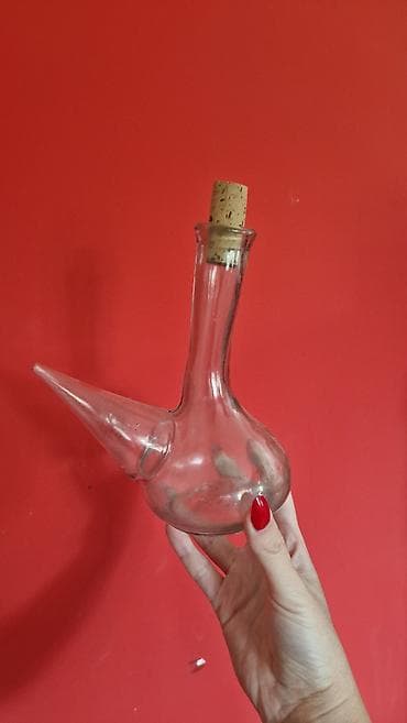 Elegantna posuda za ulje
staklena at lalafo.rs Elegantna posuda za ulje
staklena