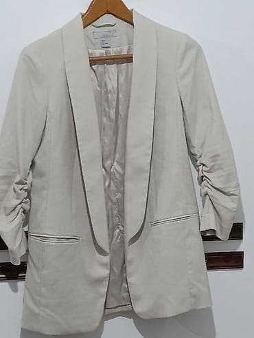 H&M sako u bež boji u odličnom stanju. Rukavi su nabrani na lalafo.rs — 7 H&M sako u bež boji u odličnom stanju. Rukavi su nabrani — 7